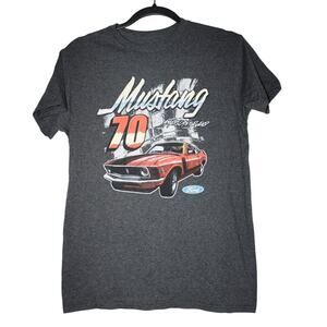 Ford Mustang Men's Small T-Shirt Short Sleeve Car Cotton Blend Gray Graphic Tee